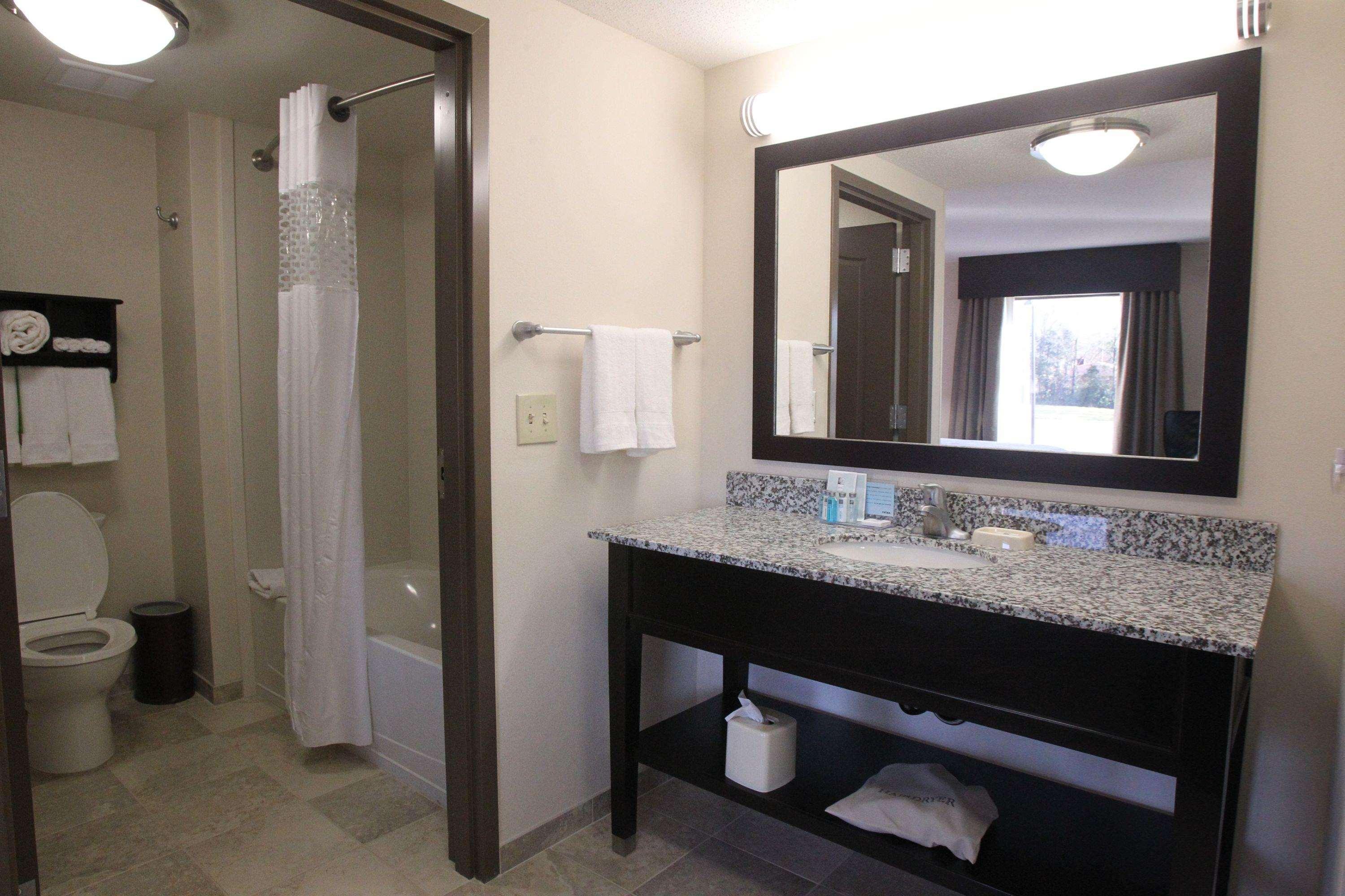 Hampton Inn & Suites Seneca-Clemson Area Exterior photo